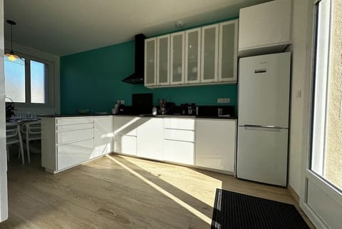 The equipped kitchen (1)