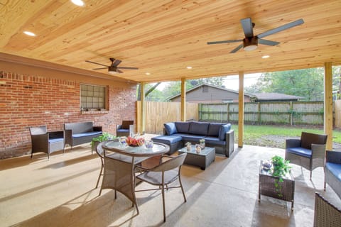 House (4 Bedrooms) | Front of property