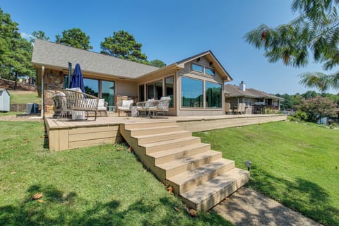 House (4 Bedrooms) | Front of property