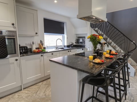 Fridge, dishwasher, electric kettle, toaster