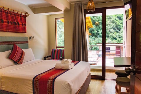 Superior Double Room, Mountain View | Desk, iron/ironing board (on request), WiFi (free)