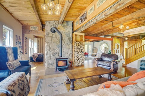 Washington Vacation Rental | 5BR | 3.5BA | 4,200 Sq Ft | Stairs Required