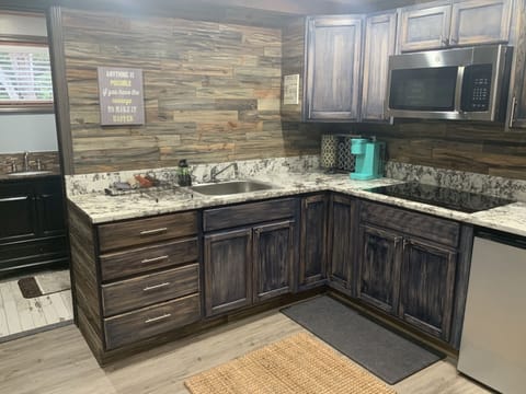 Executive Double Room, Hot Tub | Private kitchen | Fridge, coffee/tea maker, electric kettle, toaster