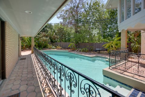 Houston Vacation Rental | 5BR | 5BA | 5,964 Sq Ft | Stairs Required