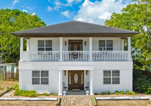 Welcome to River View! Free Parking