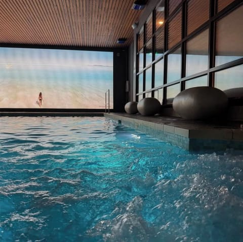 Indoor pool, seasonal outdoor pool, sun loungers