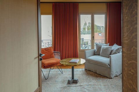 Suite Atelier d'Artiste | Premium bedding, minibar, in-room safe, individually decorated