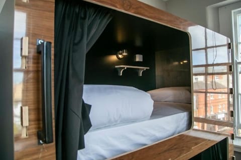 Shared Dormitory | Free WiFi, bed sheets