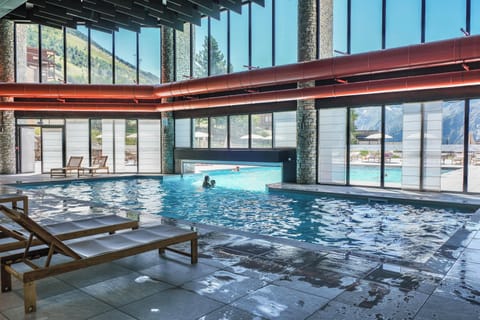 2 indoor pools