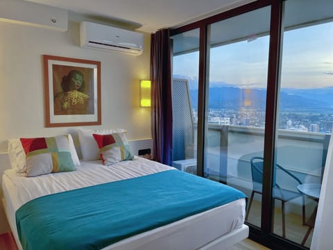 Panoramic Room | 1 bedroom, individually decorated, individually furnished, soundproofing