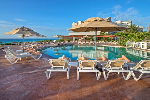 Adults pool