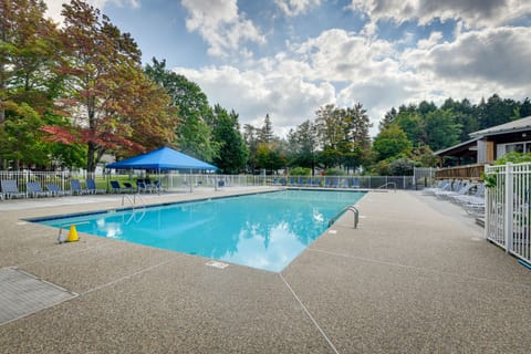 Warren Vacation Rental | 1BR | 2BA | 750 Sq Ft
