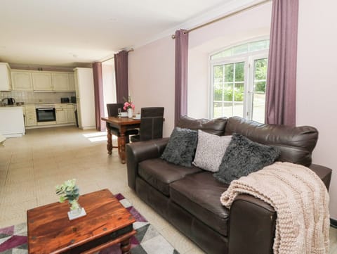 Cottage | Living area