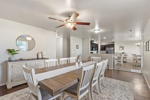 Open floor dining room and kitchen with space for all your family and friends.