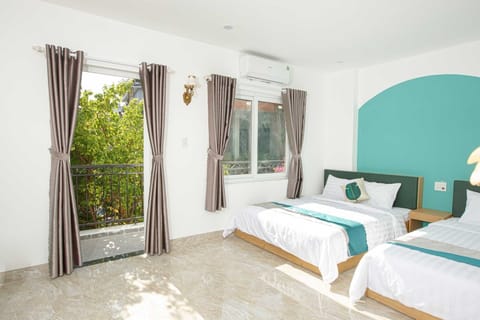 Family Quadruple Room | Desk, soundproofing, free WiFi