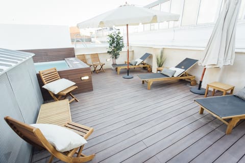 Rooftop pool