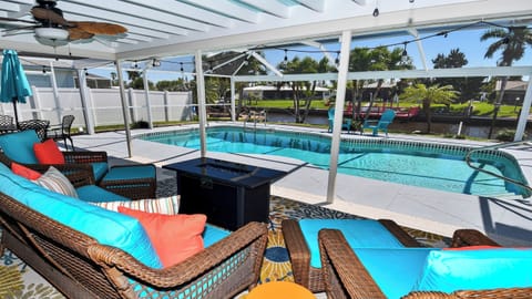 Enjoy a wonderful vacation with a view of the pool