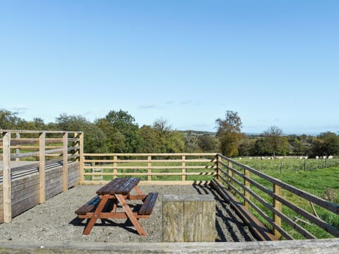 Sitting-out-area | Cartws Blaenparc Coach House - Blaenparc, Dihewyd<br />, near Aberaeron