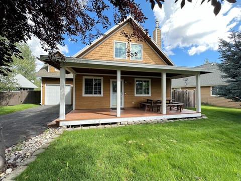 Make this well-appointed family home your home base for your next vacation.