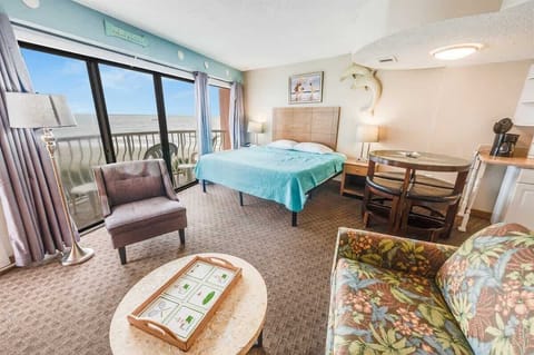 Large Living Area with Views of the Ocean, Beautifully Decorated