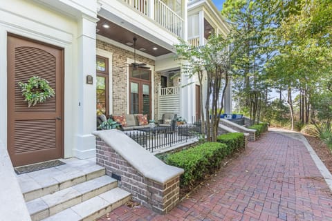 Private Entrance and Patio