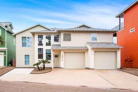 Front Exterior of Home with Driveway