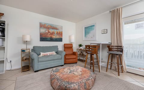 Moonraker 20, 1118 West Beach Blvd., Gulf Shores, Alabama, beach access, 1 bedroom condominium