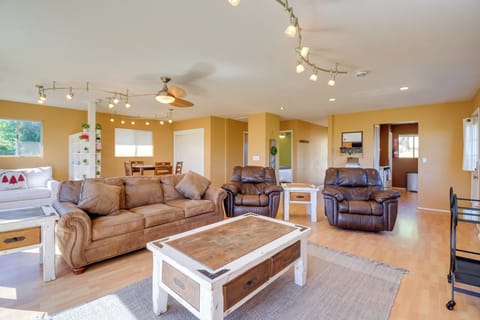House (2 Bedrooms) | Interior