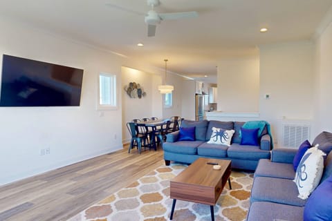 Large living area with flat screen tv