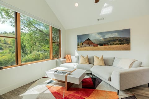 The Boathouse - Level 3 is the Perfect Downtown Landing Pad