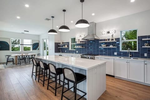 Open concept kitchen & dining area