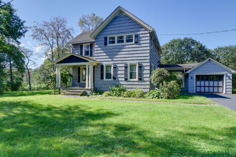 Bainbridge Vacation Rental | 2,108 Sq Ft | 3BR | 2.5BA | Stairs Required