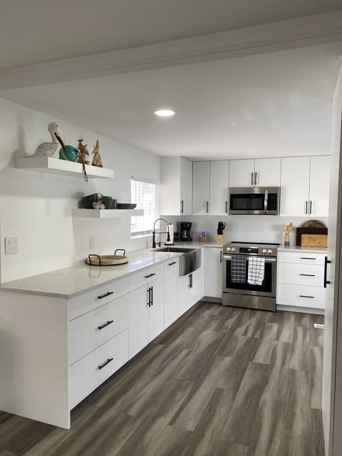 beautiful white kitchen