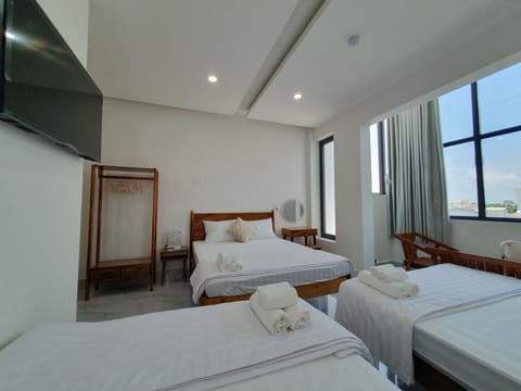 Panoramic Triple Room | Desk, blackout drapes, iron/ironing board, free WiFi