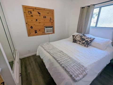 Main bedroom, sleeps 2