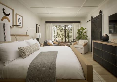 Premium bedding, down comforters, pillowtop beds, minibar