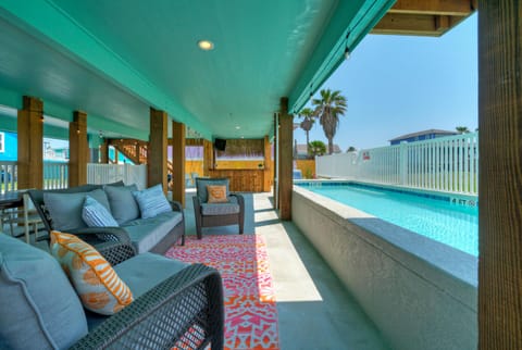 Poolside paradise.