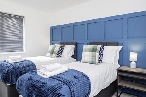 Our fourth bedroom with 2 single bed, with zip and link options. 