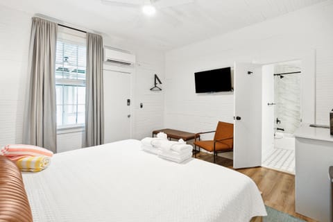 Welcome to The Cobra - Room 32!