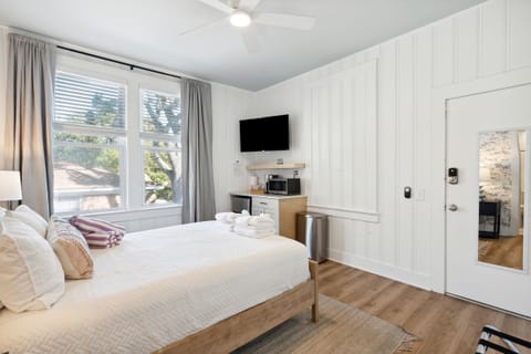 Welcome to The Ariston - Room 34!