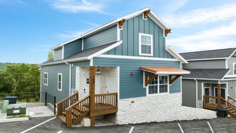 Serenity Point Lodge exterior—easy access & welcoming curb appeal.