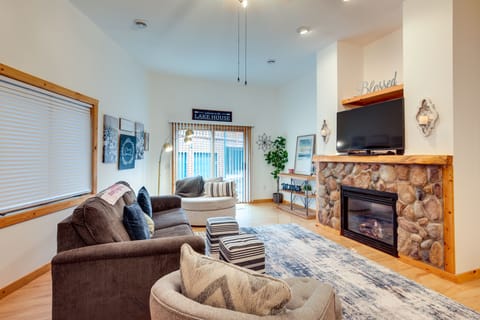 Minocqua Vacation Rental | 2BR | 2.5BA | 1,608 Sq Ft | Step-Free Entry