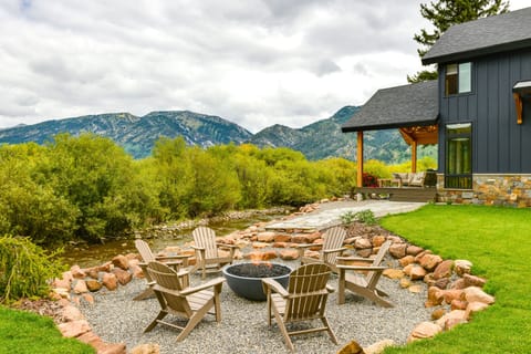 Turnerville Vacation Rental | 4BR | 4.5BA | 2,600 Sq Ft | 3 Steps to Enter