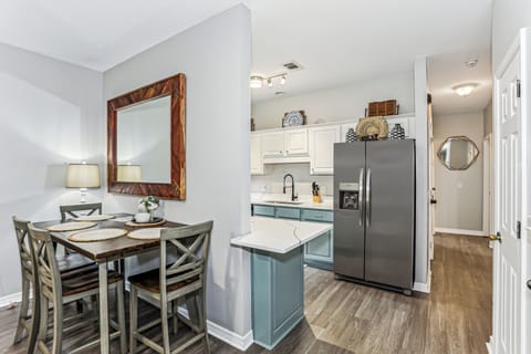Dining Area, Kitchen Entry Way