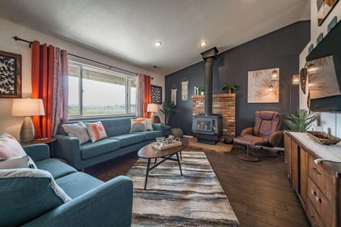 The living room is an inviting place to relax, put up your feet and relax!