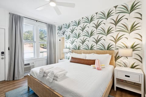 Welcome to The Racer - Room 35!