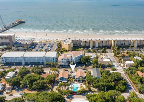 Location-steps from the beach