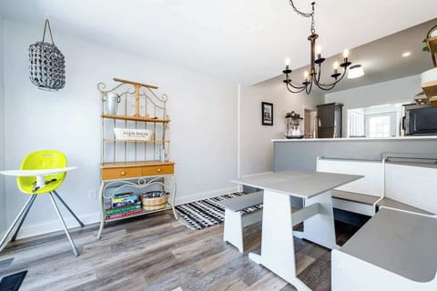 Breakfast Bar located just off of the kitchen.