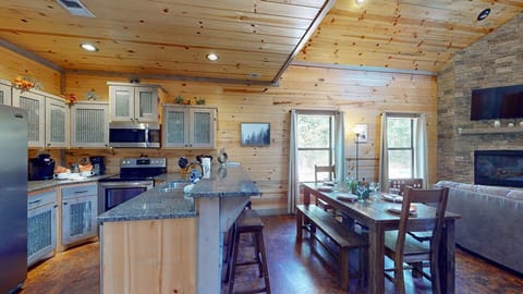 6-Rufus Roost-Kitchen[1][1]