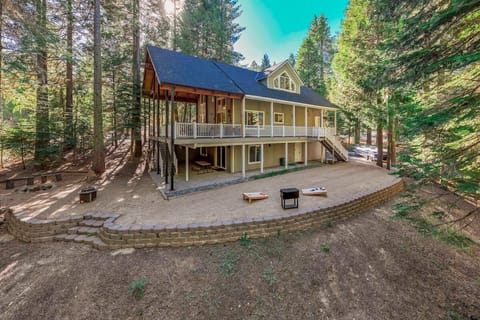 Welcome to Cabin at the Creek! We believe in unbeatable service, communication, and amenities! Stay with us! @thecabinhost